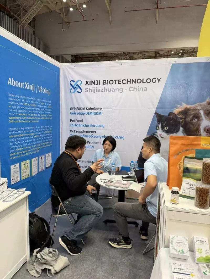 B2B meeting about pet food and supplement OEM cooperation at Booth P186